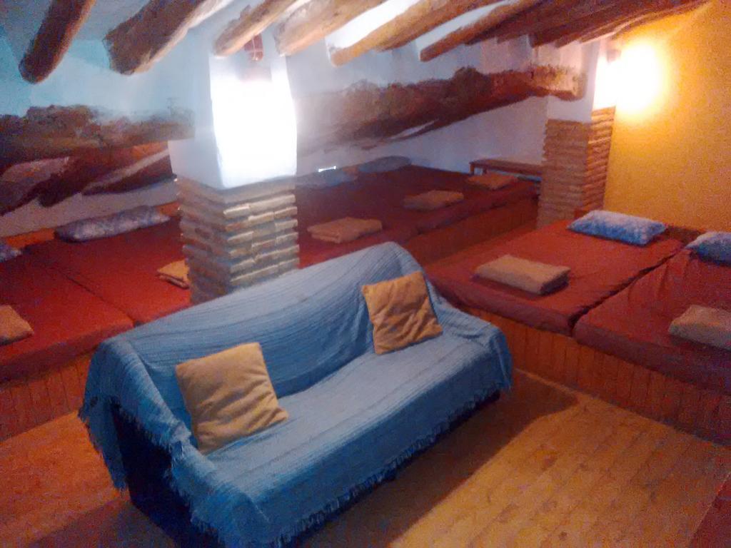 Hostel Ull De Canals