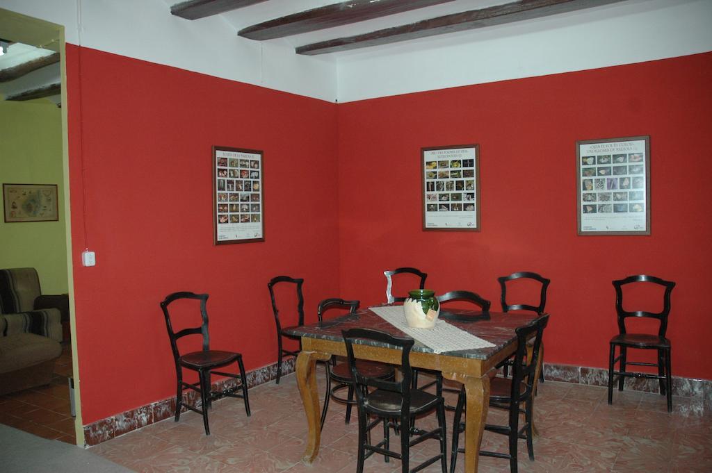 Hostal Ull De Canals *